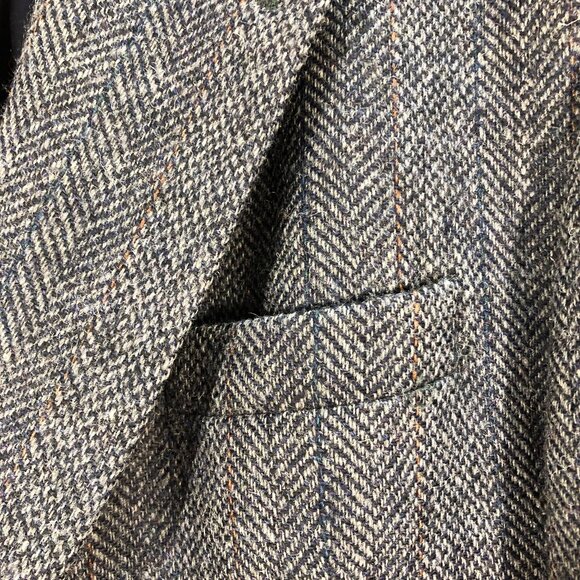 Vintage ENGLISH MANOR Gray Herringbone Tweed Sportcoat with Leather Buttons 46R - Picture 3 of 16